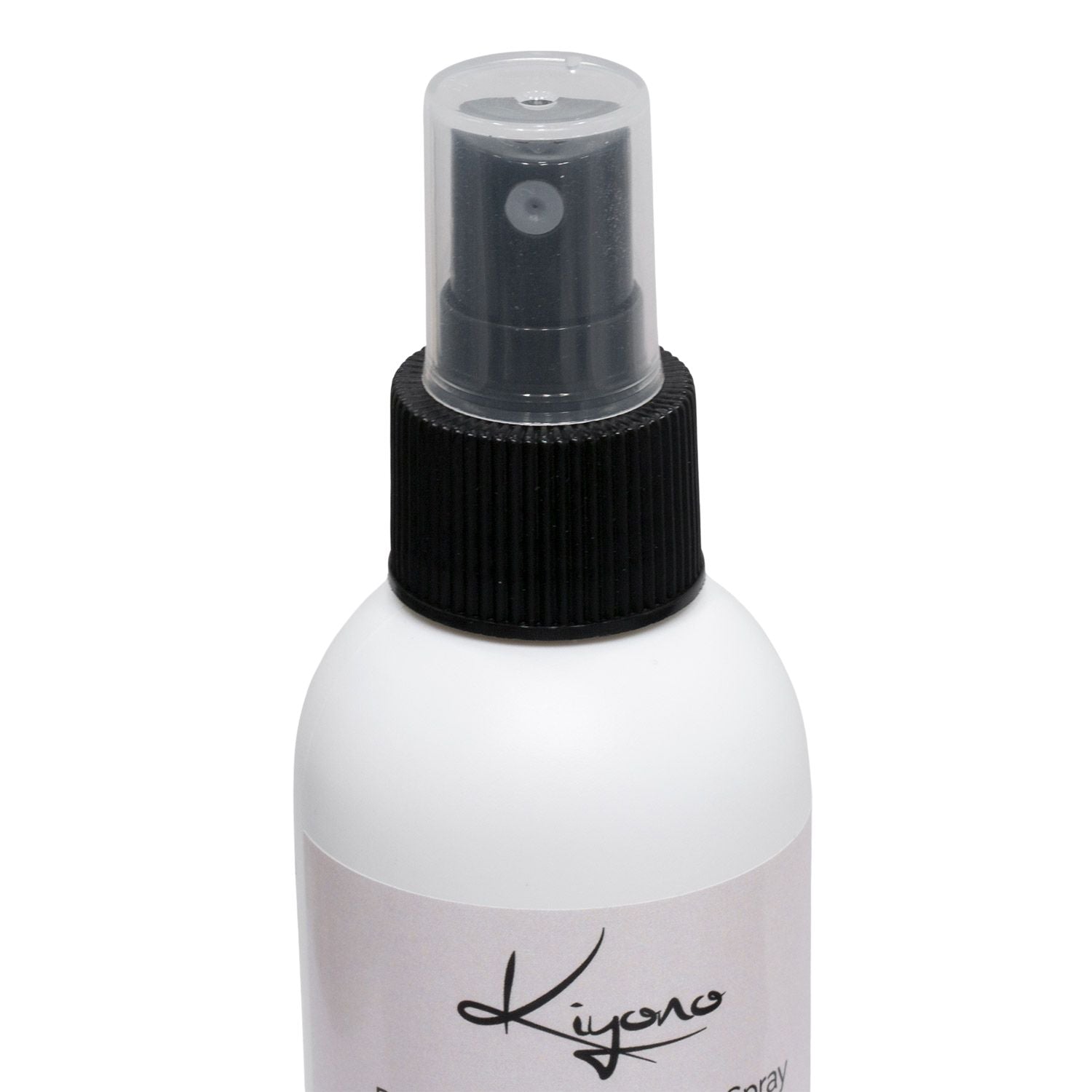 Detailaufnahme des Sprühkopfs des Velvet Touch Pflegesprays.