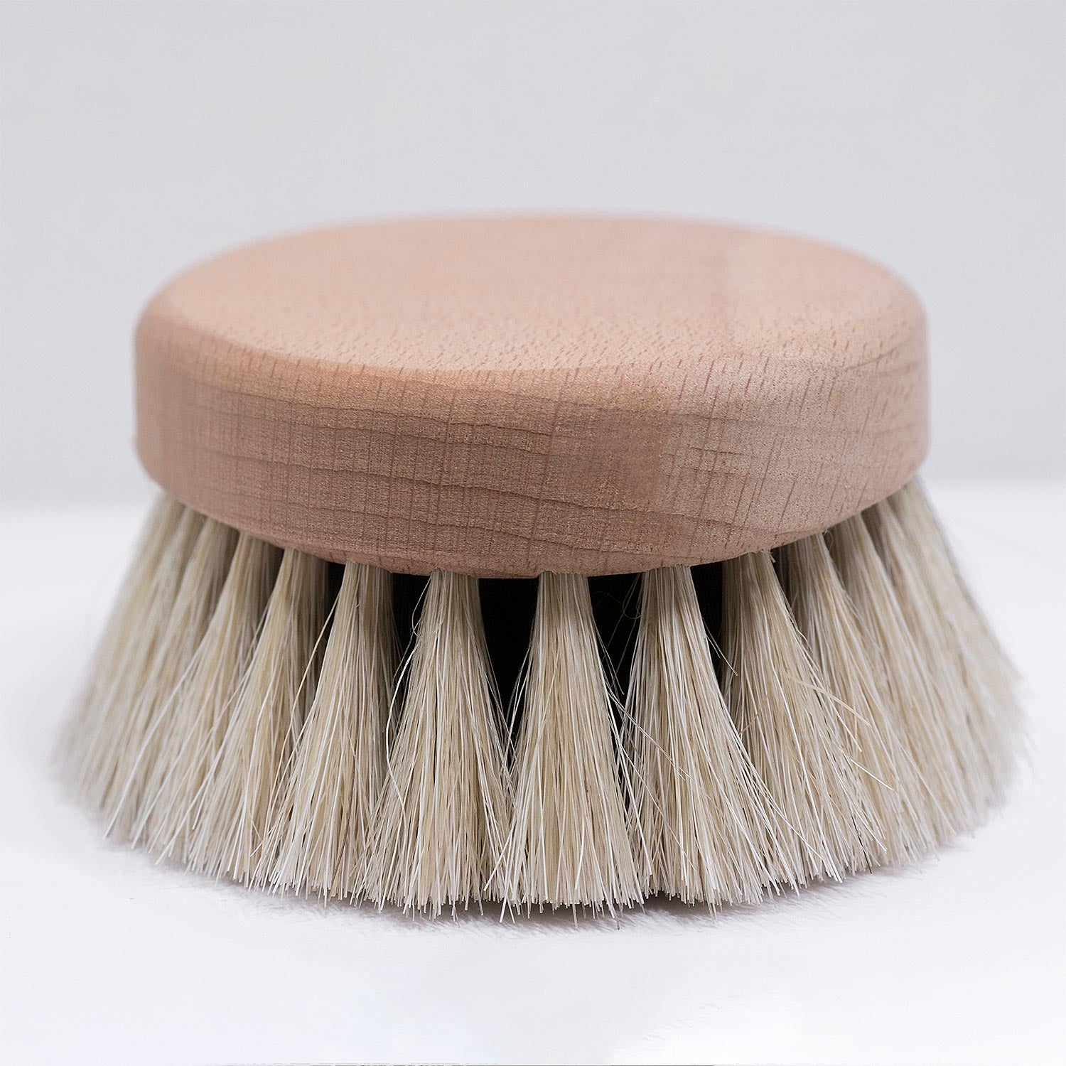Nagomi Hundebürste ohne Lederschlaufe mit ergonomischem Holzgriff aus Buche